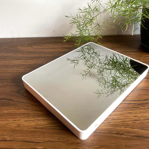 SquareGlow – Simple, elegant, premium feel.